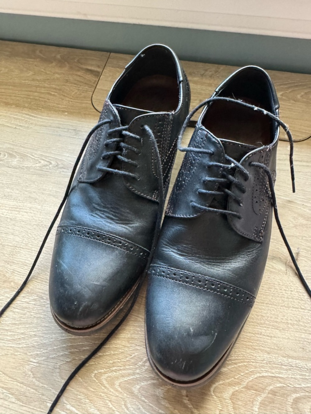 Dockers Men's Black Leather Cap-Toe Derbys